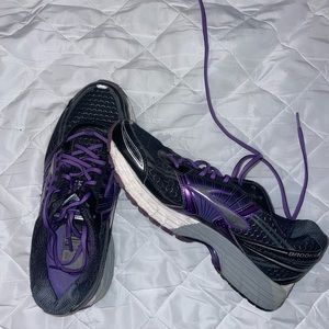 Womens Brooks Running Shoes